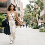 Cómo vestir cómoda y elegante a los 40: una guía para elegir con libertad
